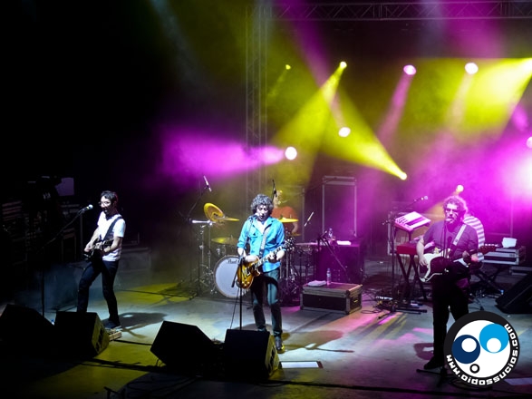 Fotos y reseña: El Cuarteto de Nos no llegó a