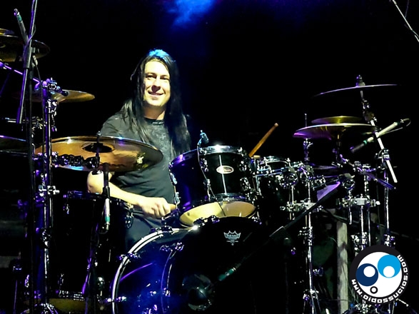 Satriani, Petrucci y Morse: 18 cuerdas que electrizaron la noche caraqueña