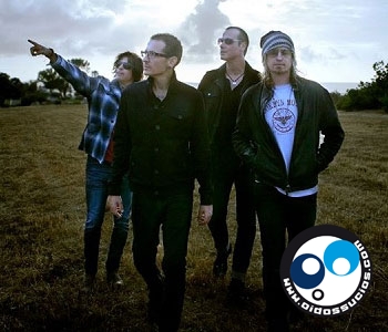 Miembros de Stone Temple Pilots demandan a Scott Weiland